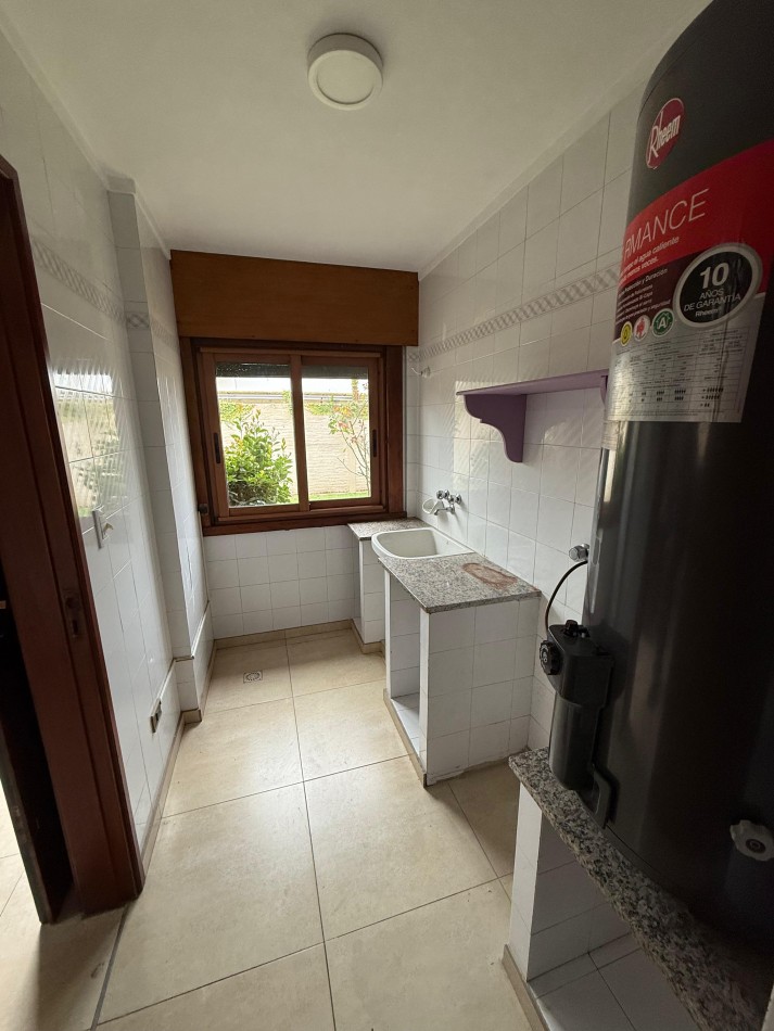 Chalet 5 ambientes - Los Troncos 