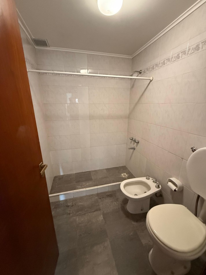 Chalet 5 ambientes - Los Troncos 