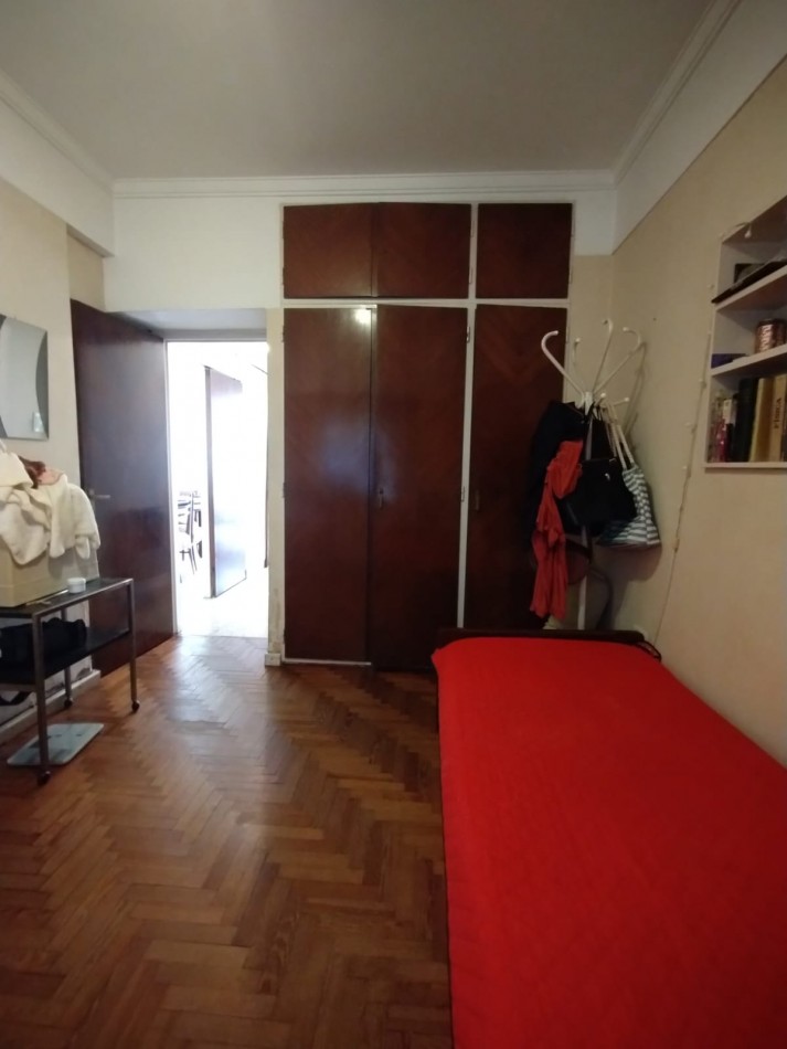 VENTA DEPARTAMENTO, 3 AMB. CON DEPENDENCIAS COMPLETAS, AL FRENTE CON BALCON Y PATIO, ZONA CENTRO !!!!