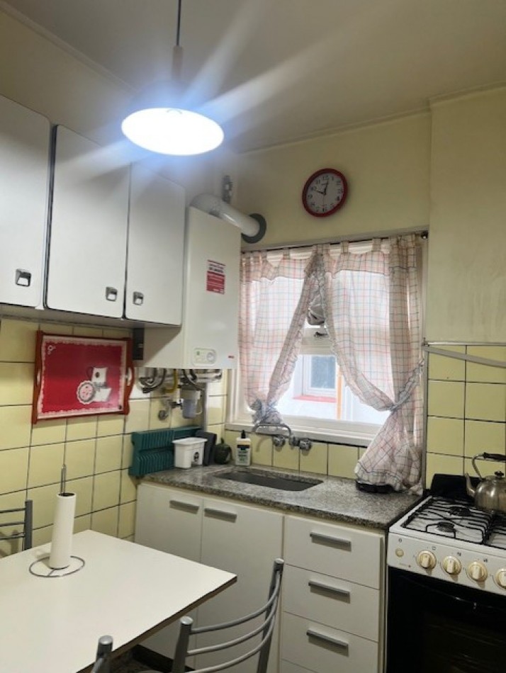 VENTA DEPARTAMENTO.  3 AMB.,  ZONA PLAZA MITRE