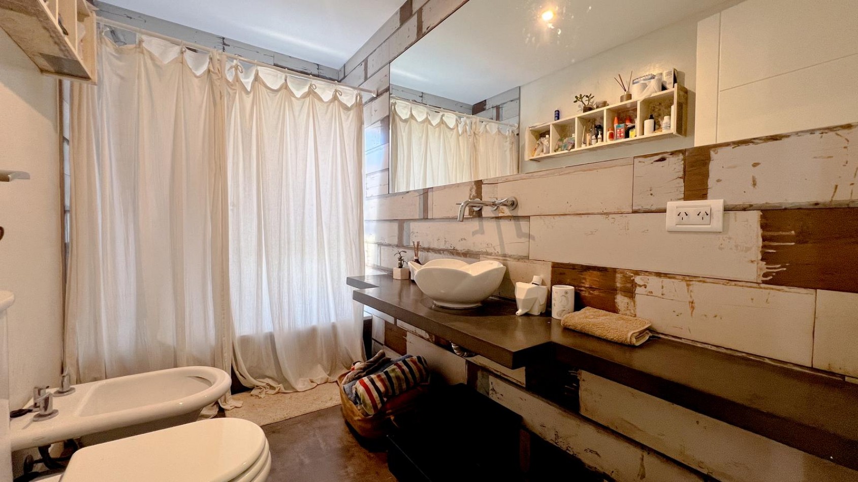 venta RUMENCO corte  moderno,  excelente diseño,  gusto y confort, parque, piscina climatizada, galeria cubierta, bauleras de guardado, entrada para varios autos, optima eleccion !!!!