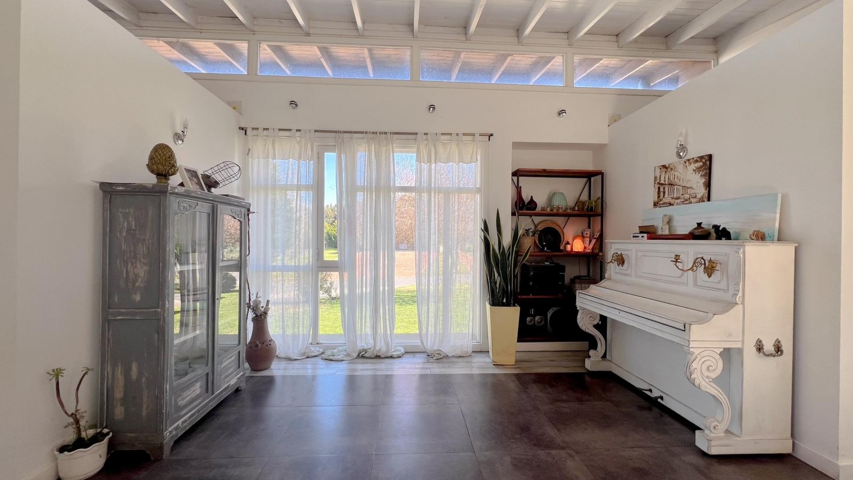 venta RUMENCO corte  moderno,  excelente diseño,  gusto y confort, parque, piscina climatizada, galeria cubierta, bauleras de guardado, entrada para varios autos, optima eleccion !!!!