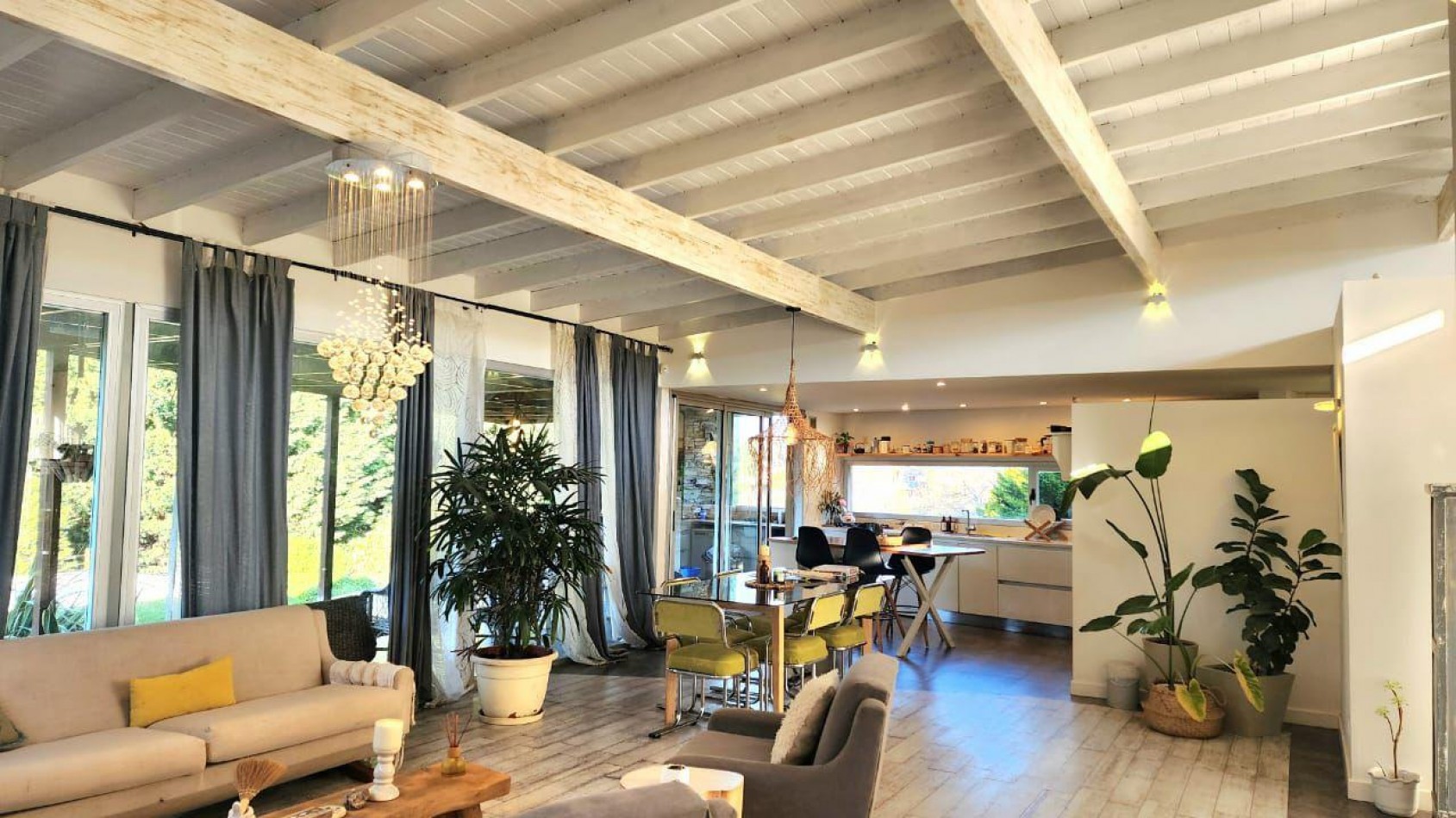 venta RUMENCO corte  moderno,  excelente diseño,  gusto y confort, parque, piscina climatizada, galeria cubierta, bauleras de guardado, entrada para varios autos, optima eleccion !!!!