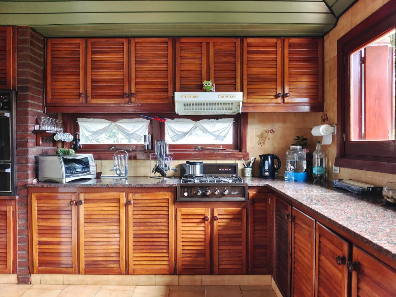 VENTA IMPORTANTE CHALET  5 AMBIENTES + PH 2 AMBIENTES -DIVINO ROSTRO -