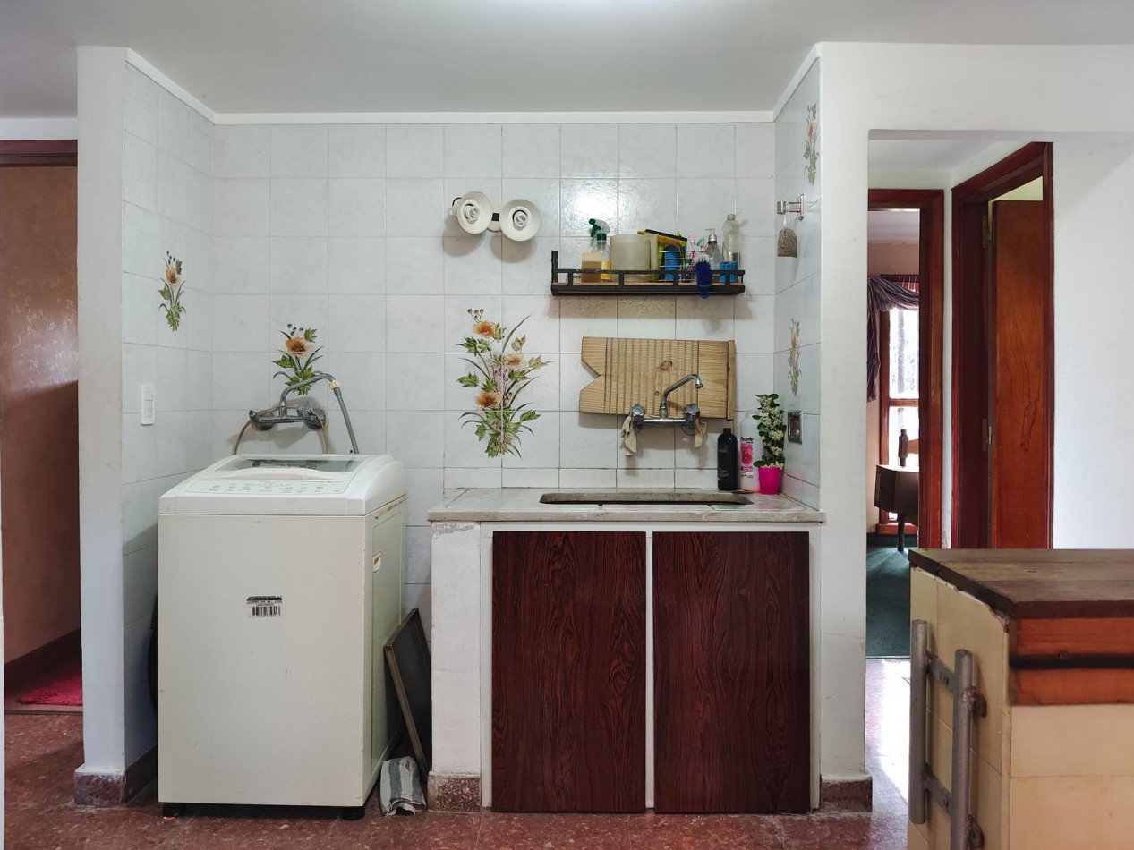 VENTA IMPORTANTE CHALET  5 AMBIENTES + PH 2 AMBIENTES -DIVINO ROSTRO -