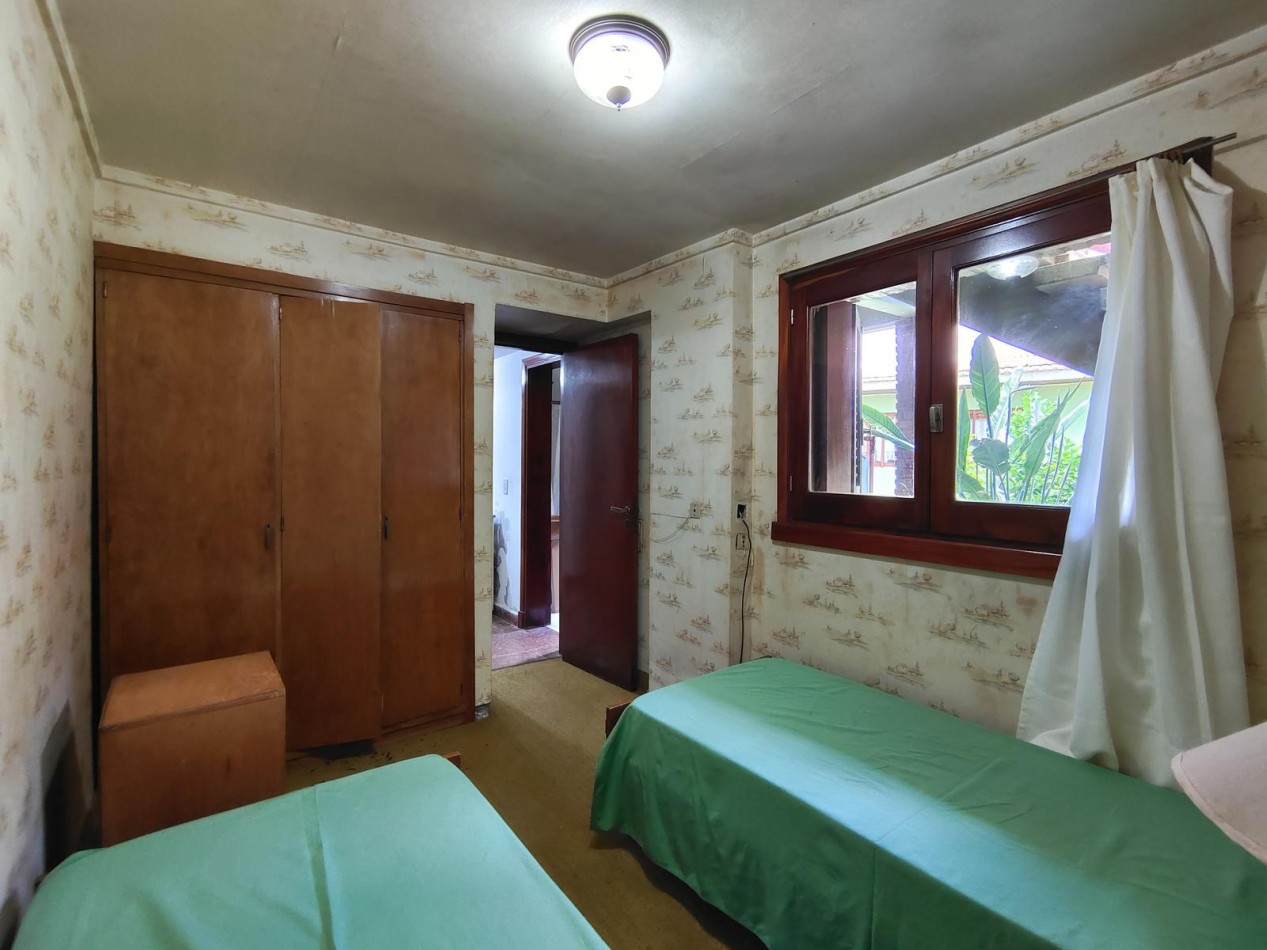 VENTA IMPORTANTE CHALET  5 AMBIENTES + PH 2 AMBIENTES -DIVINO ROSTRO -