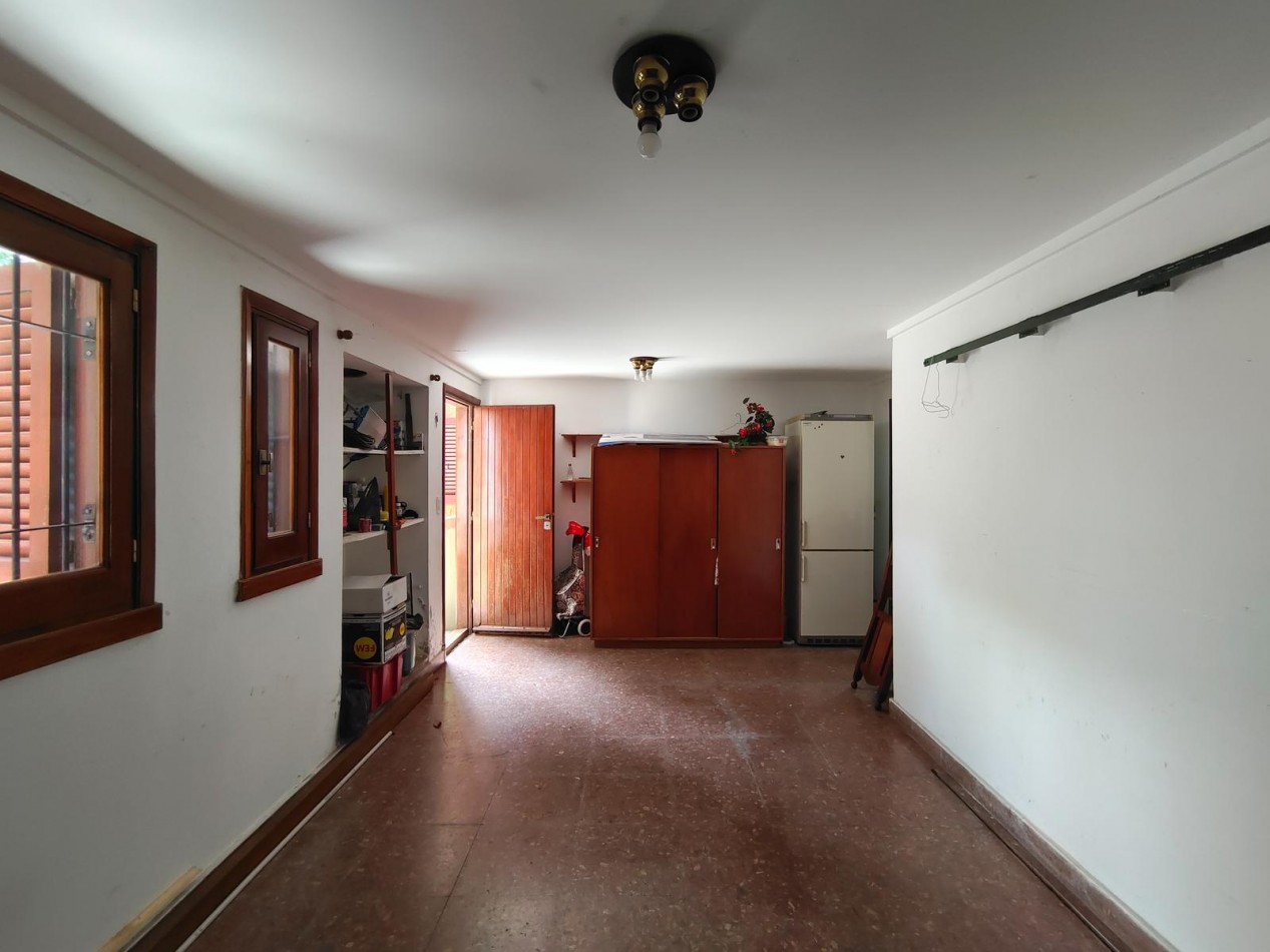 VENTA IMPORTANTE CHALET  5 AMBIENTES + PH 2 AMBIENTES -DIVINO ROSTRO -