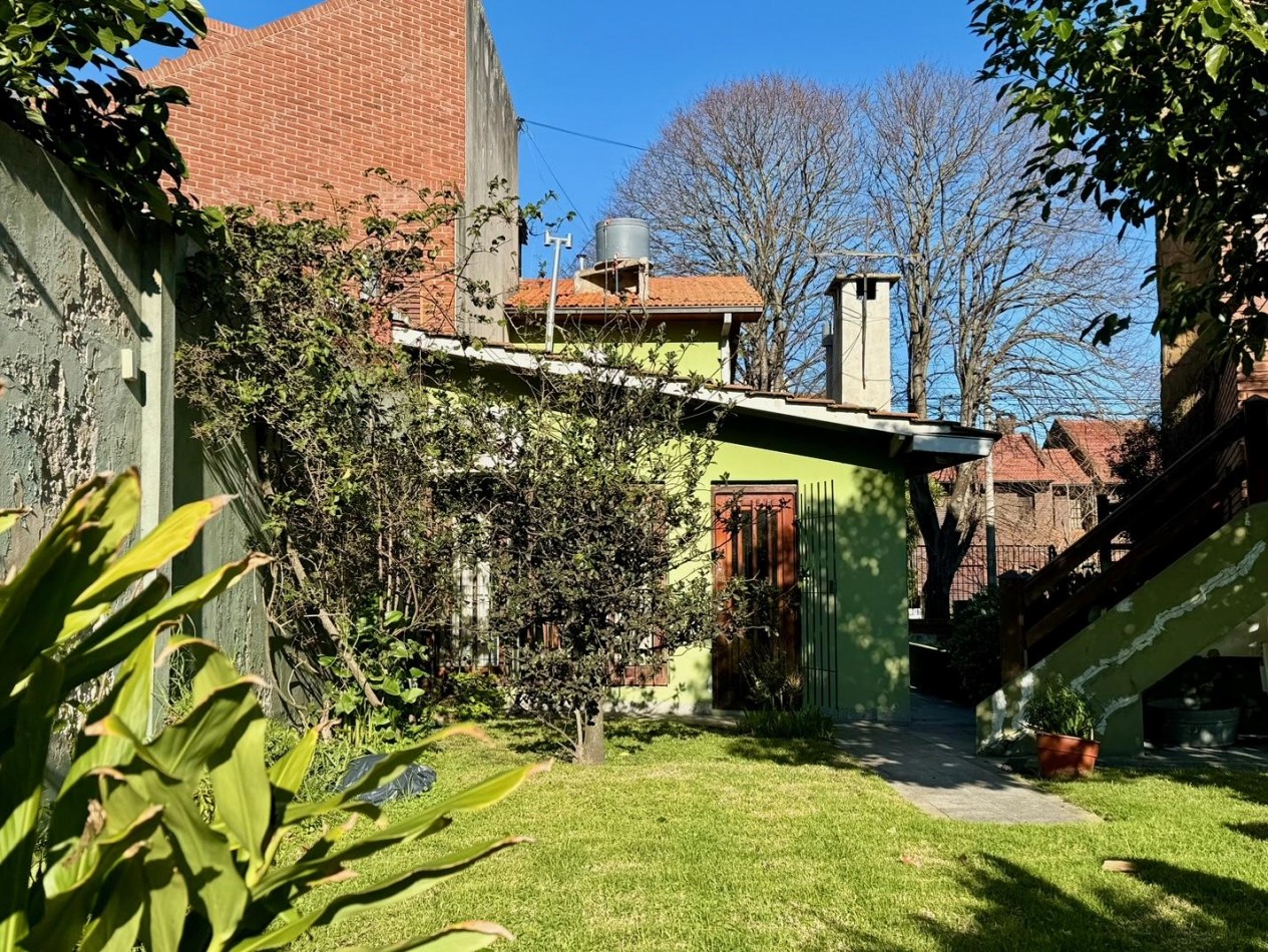 VENTA IMPORTANTE CHALET  5 AMBIENTES + PH 2 AMBIENTES -DIVINO ROSTRO -