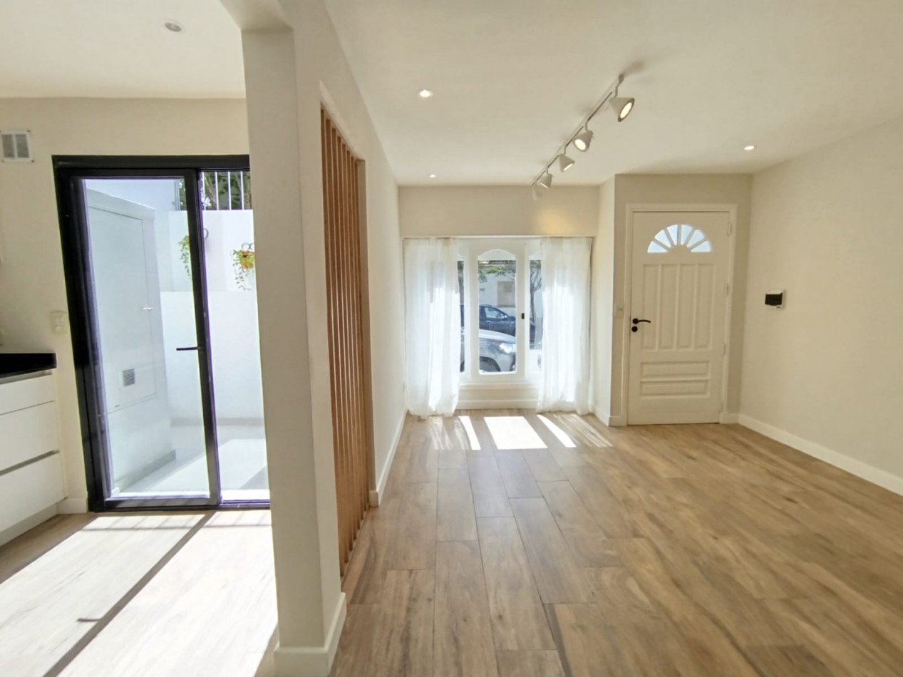 VENTA PH 4 AMBIENTES CON PATIO Y COCHERA -BALCARCE 3600-