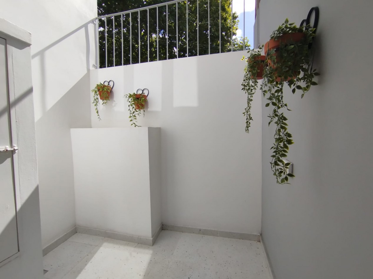 VENTA PH 4 AMBIENTES CON PATIO Y COCHERA -BALCARCE 3600-