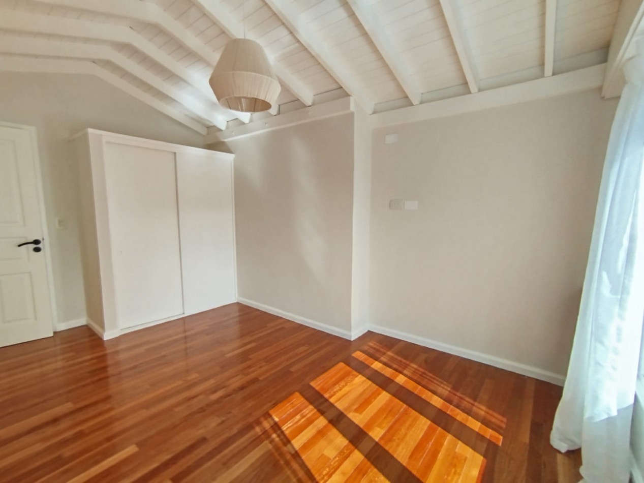 VENTA PH 4 AMBIENTES CON PATIO Y COCHERA -BALCARCE 3600-