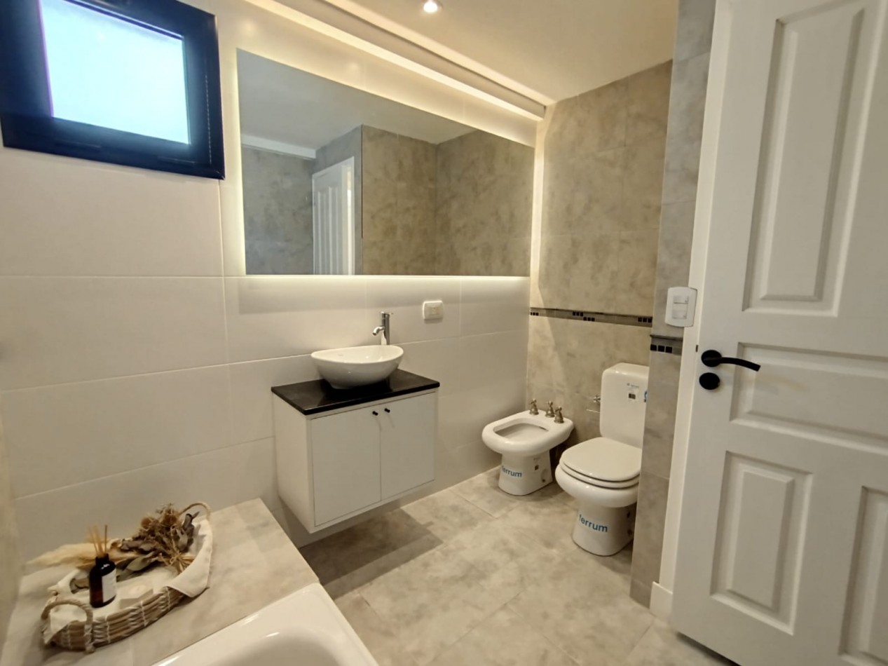 VENTA PH 4 AMBIENTES CON PATIO Y COCHERA -BALCARCE 3600-