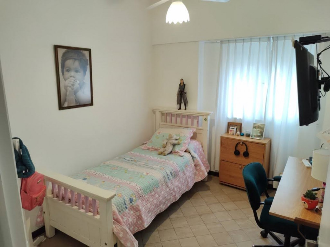 VENTA 4 AMBIENTES CON DEPENDENCIA Y COCHERA - LA PERLA-