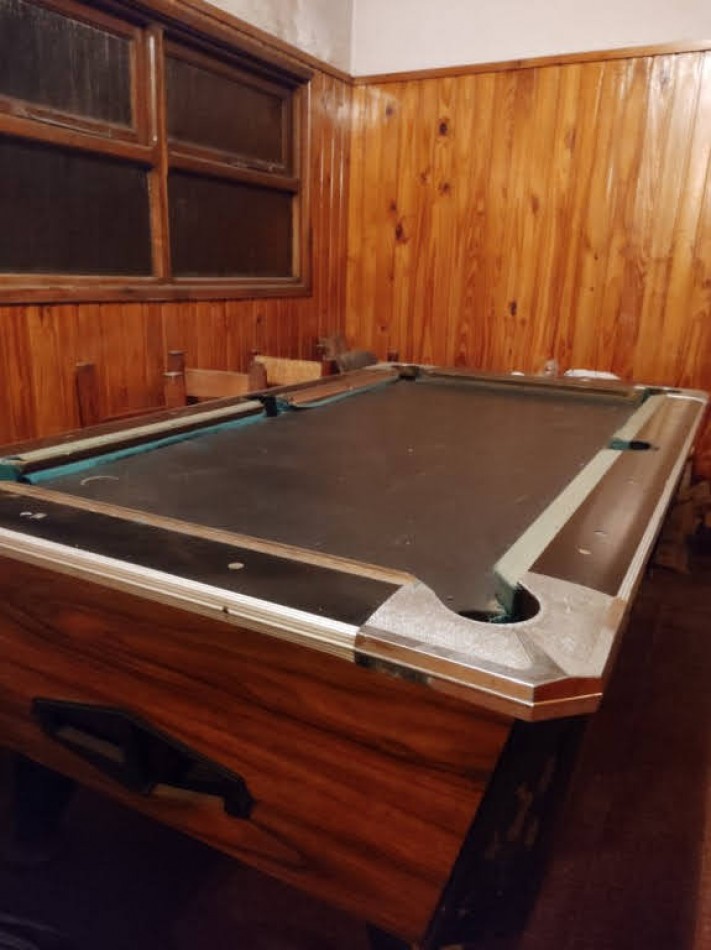 VENTA 4 AMBIENTES CON DEPENDENCIA Y COCHERA - LA PERLA-