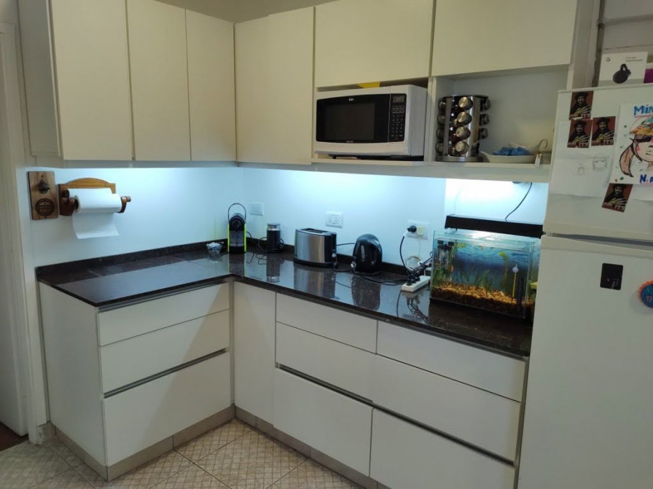 VENTA 4 AMBIENTES CON DEPENDENCIA Y COCHERA - LA PERLA-