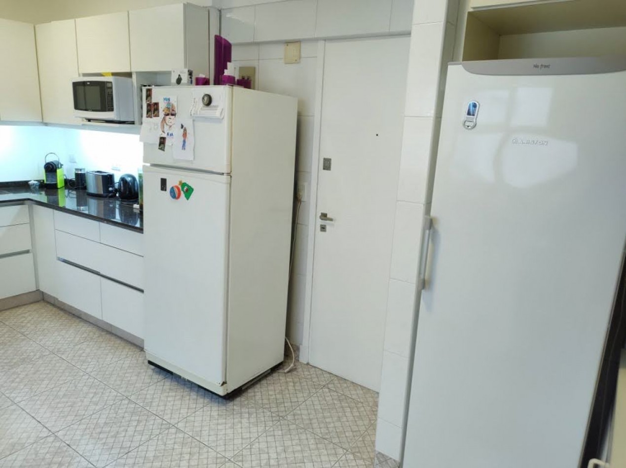 VENTA 4 AMBIENTES CON DEPENDENCIA Y COCHERA - LA PERLA-