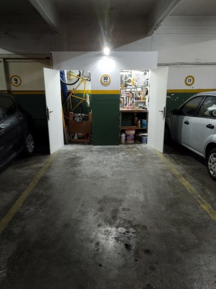 VENTA 4 AMBIENTES CON DEPENDENCIA Y COCHERA - LA PERLA-