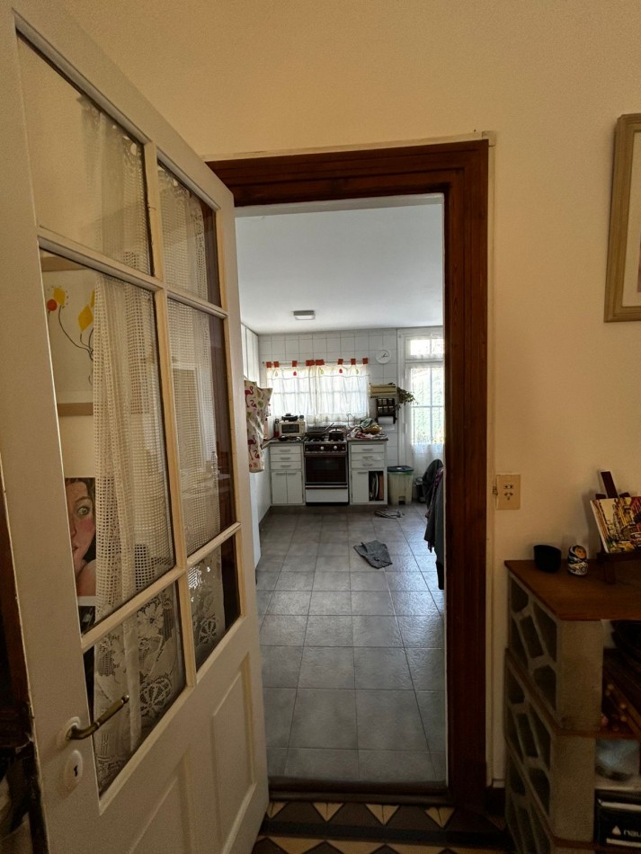 CASA 4 AMBIENTES EN DOS PLANTAS CON JARDIN - PARQUE LURO -