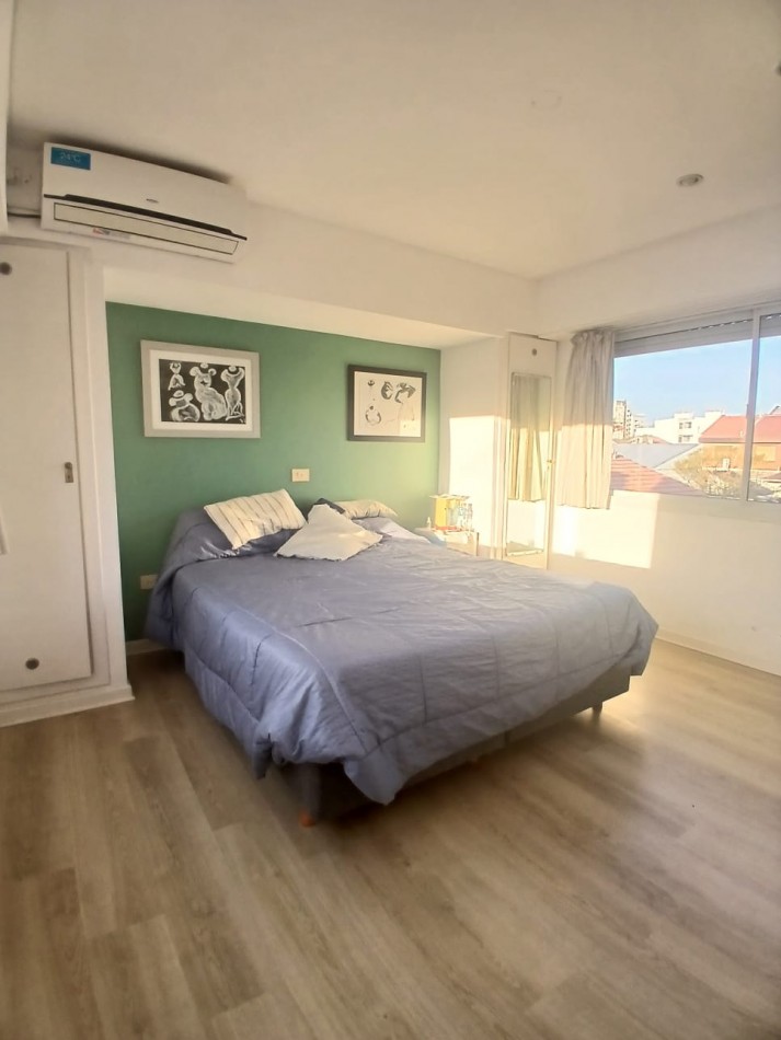 CASA 4 AMBIENTES EN DOS PLANTAS CON JARDIN - PARQUE LURO -