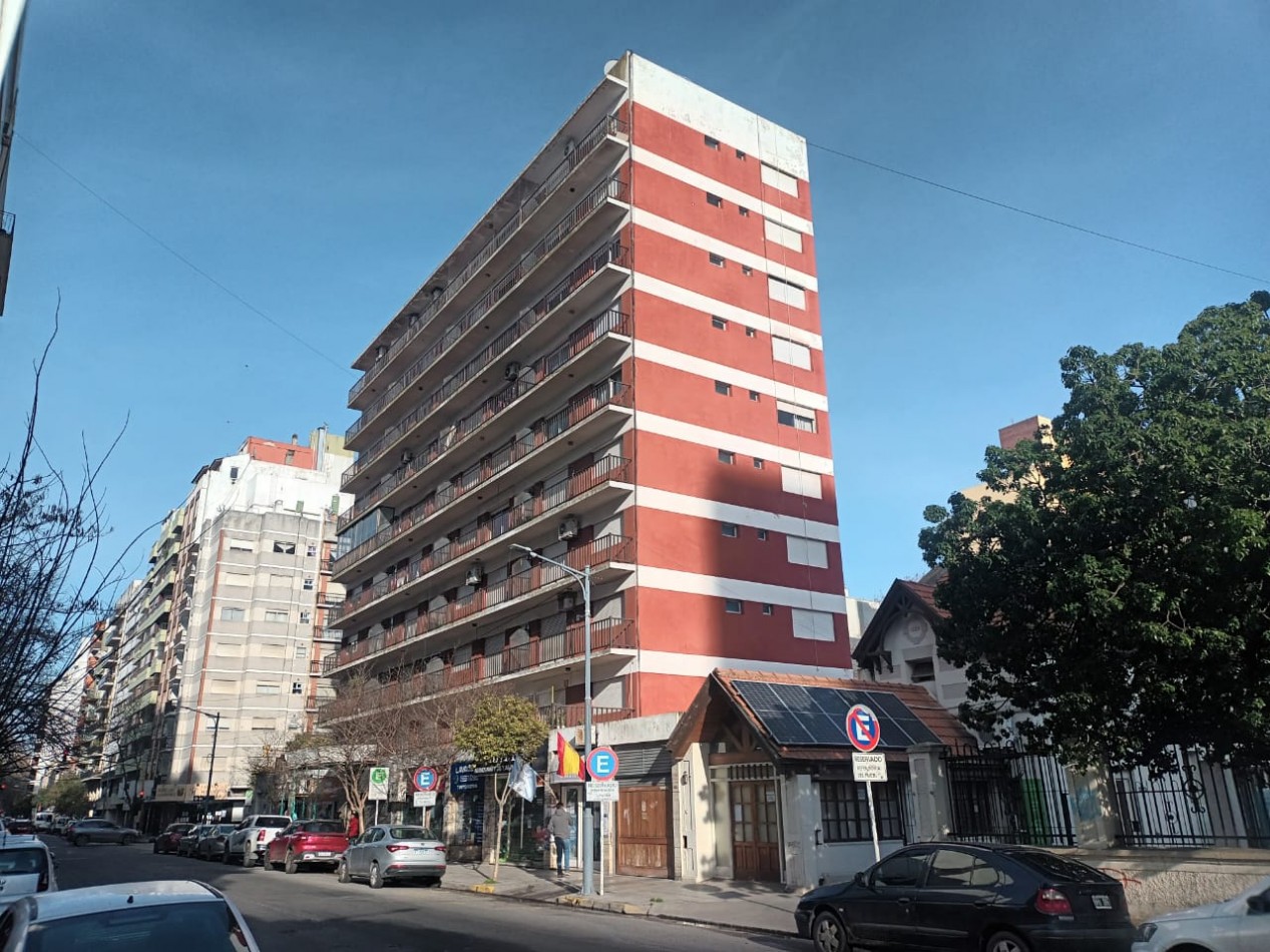 VENTA 3 AMBIENTES CON BALCON Y COCHERA -PLAZA MITRE -