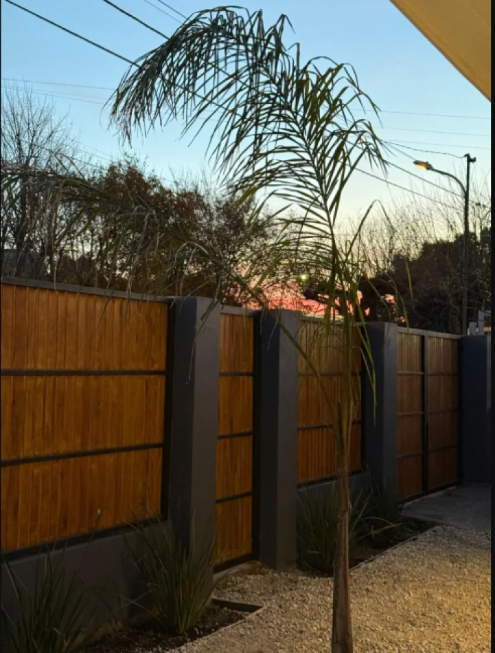 Apto Credito! Moderna Casa Reciclada A Nuevo Con Parque, Piscina Y Seguridad Barrio Los Pinares, Mar Del Plata.