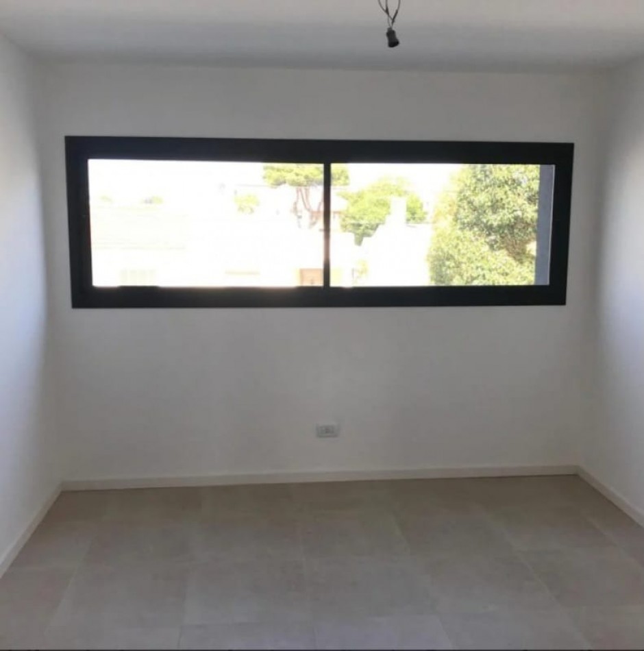 VENTA TRIPLEX 5 AMBIENTES A ESTRENAR.