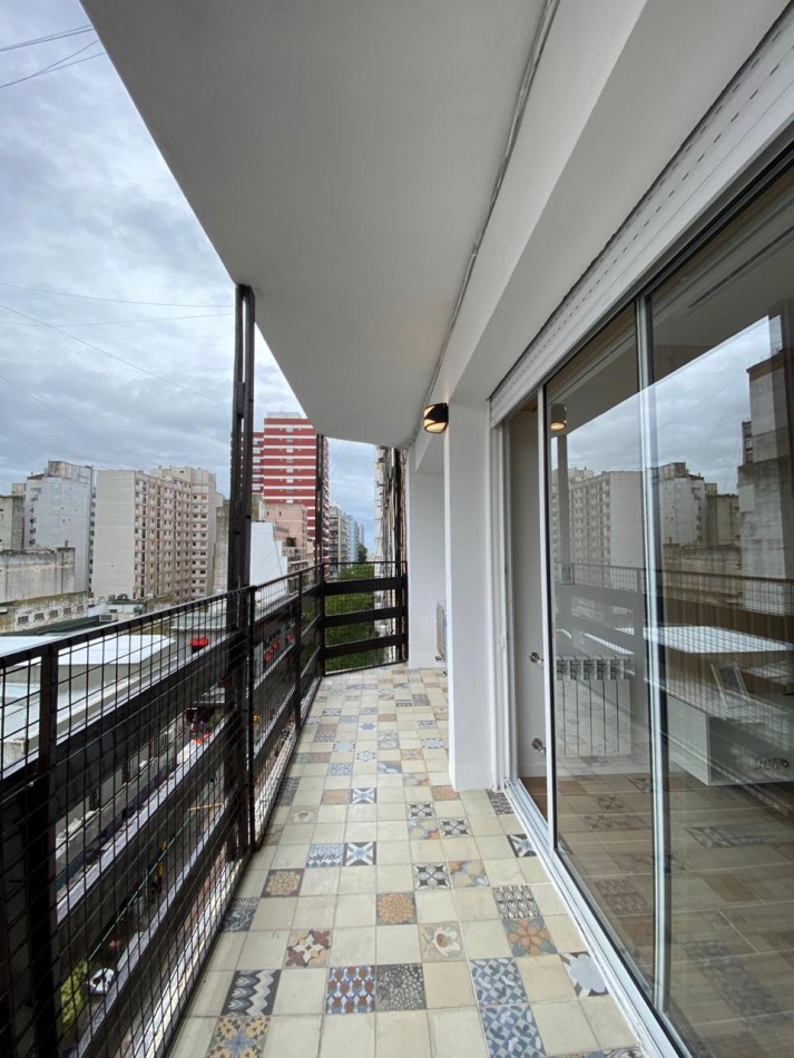  Departamento 3 ambientes a la calle con balcon corrido, amoblado y cochera fija. 