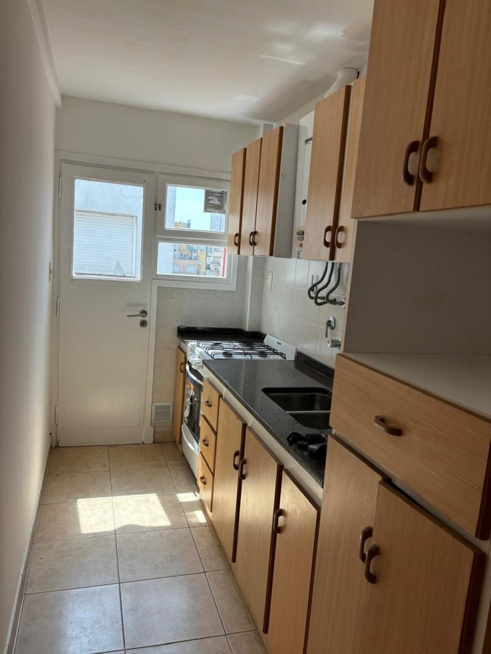 Departamento 2 ambientes con balcon frances,  frente a plaza San Martin.