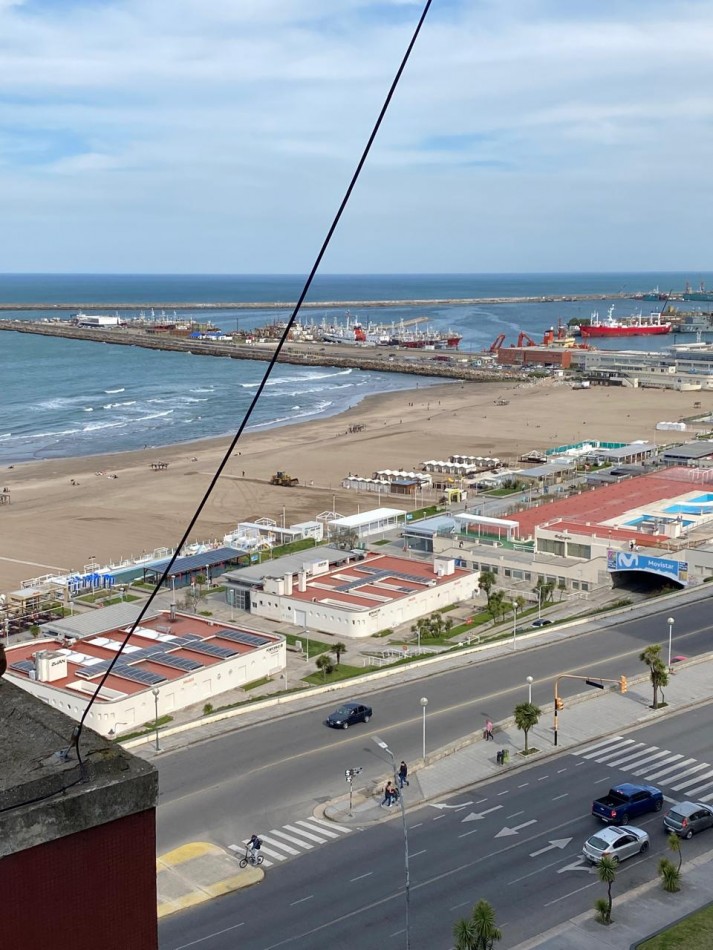 Piso de 3 Ambientes con Cochera y Vistas Panoramicas al Mar en Playa Grande. Mar del Plata.