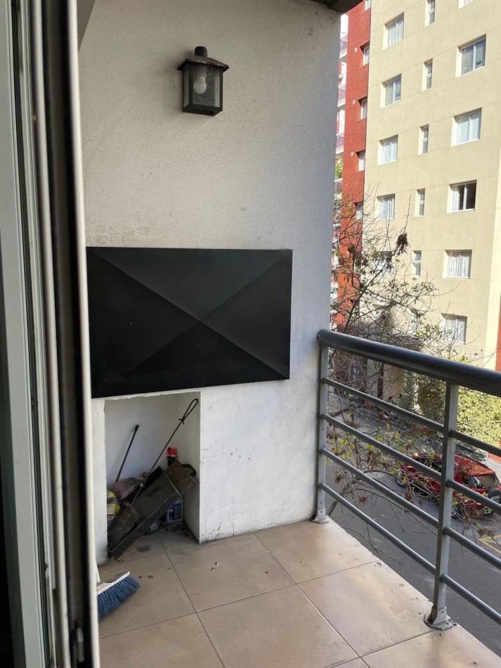 Monoambiente  amplio con balcon saliente. Mar del Plata.