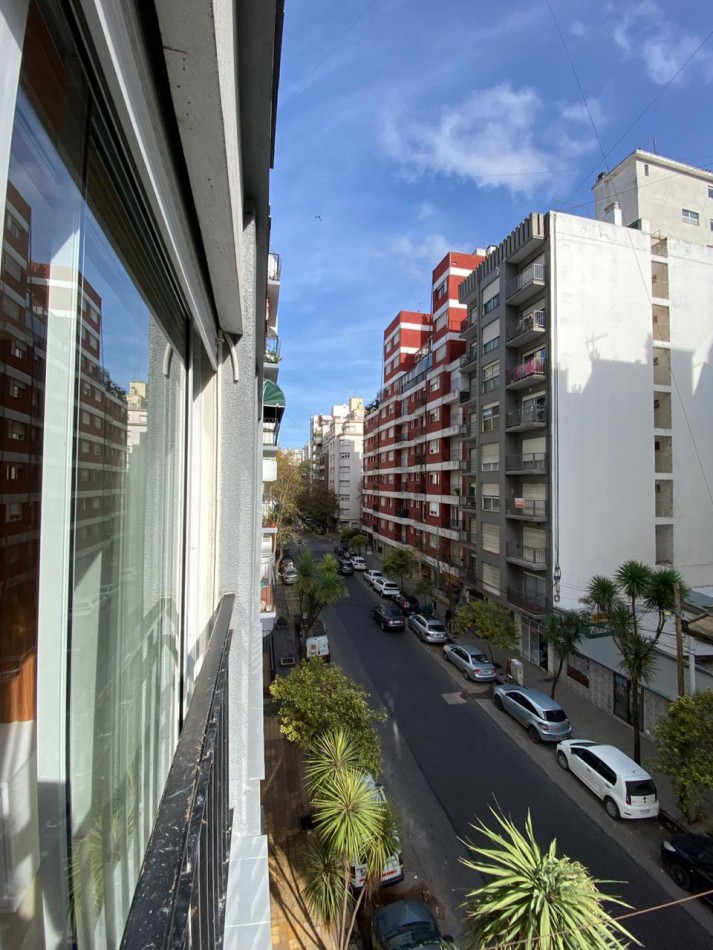 Tres ambientes con balcon a la calle, Centro, Mar del Plata.