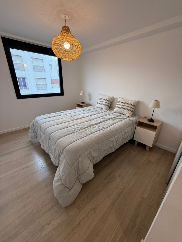 Lujo y diseño en un entorno inmejorable: Departamento dos ambientes a estrenar a metros del mar.
