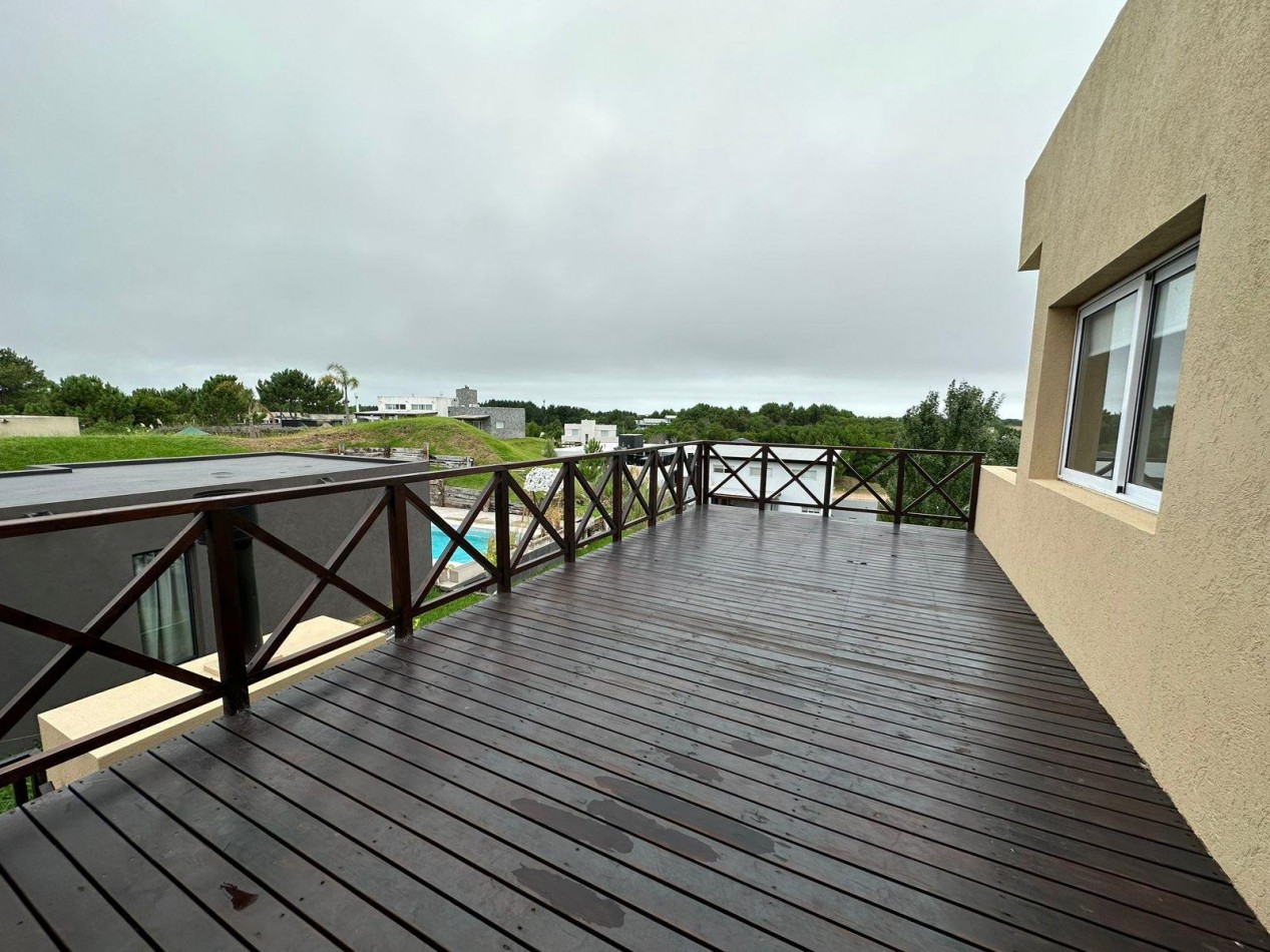 Vive el Lifestyle en una casa de 5 ambientes en  Costa Esmeralda (Barrio Deportivo)