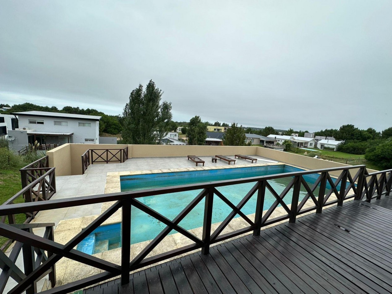 Vive el Lifestyle en una casa de 5 ambientes en  Costa Esmeralda (Barrio Deportivo)