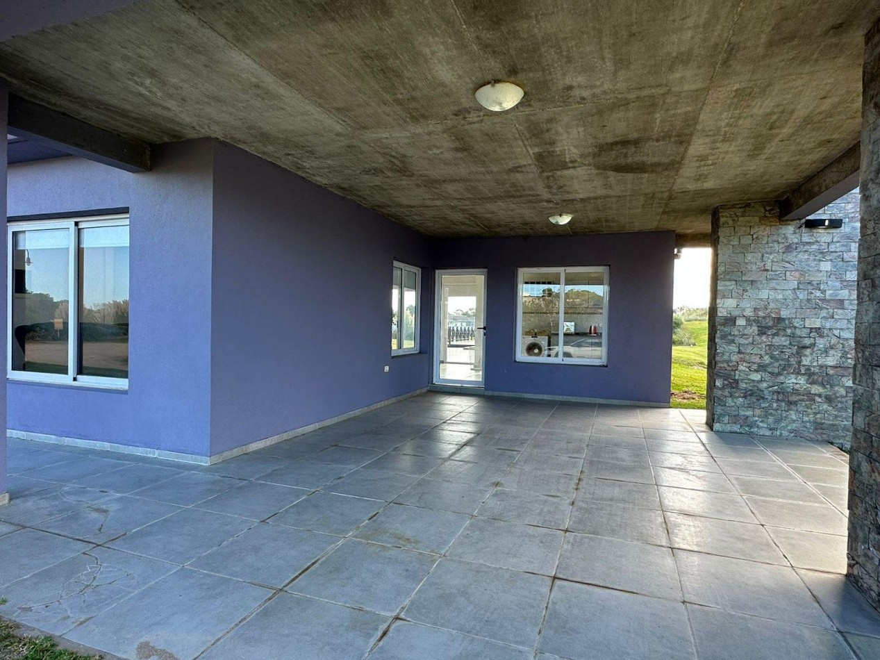 DISEÑO EN DOS PLANTAS CON BALCON Y PISCINA - VIVE COSTA ESMERALDA