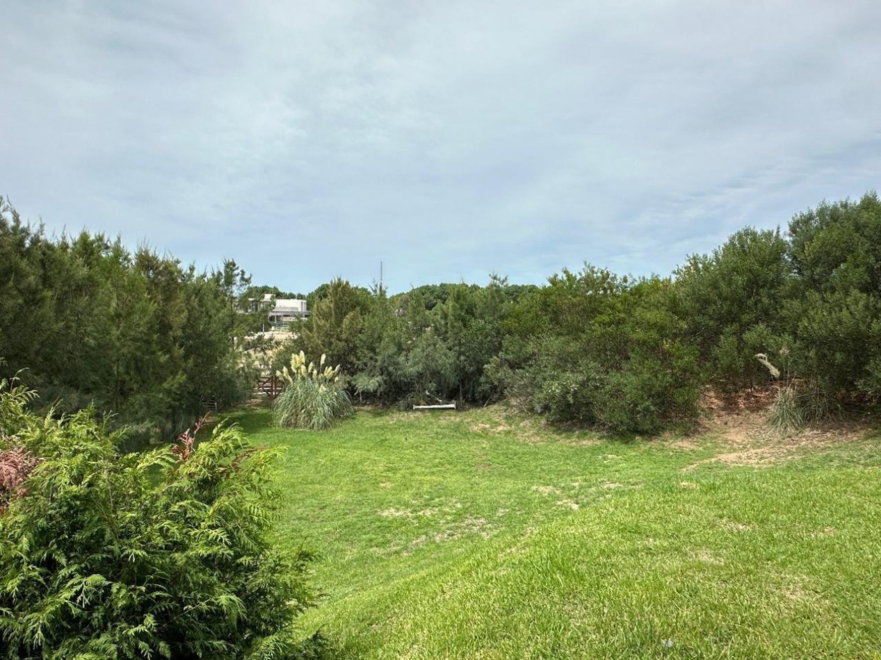 ¡CONFORT EN UNA PLANTA! CASA A ESTRENAR 5 AMBIENTES EN COSTA ESMERALDA (RESIDENCIAL I)