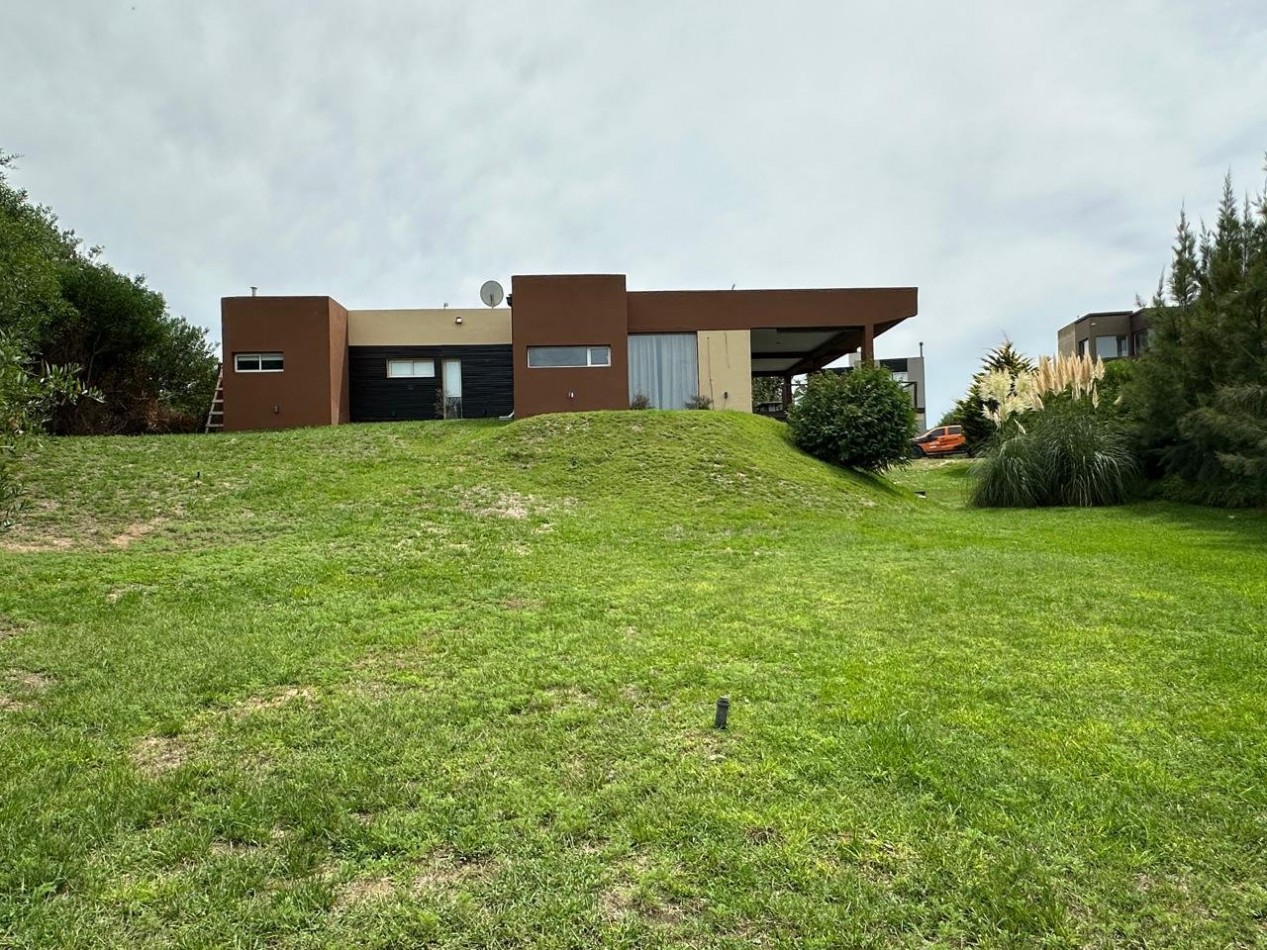 ¡CONFORT EN UNA PLANTA! CASA A ESTRENAR 5 AMBIENTES EN COSTA ESMERALDA (RESIDENCIAL I)