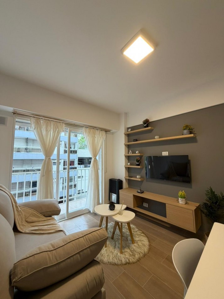 Dos ambientes a la calle, balcon saliente. Costa Atlantica, Mar del Plata