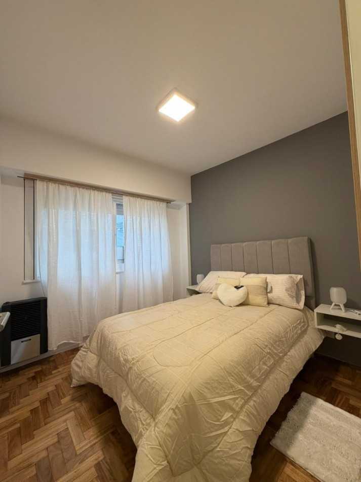 Dos ambientes a la calle, balcon saliente. Costa Atlantica, Mar del Plata