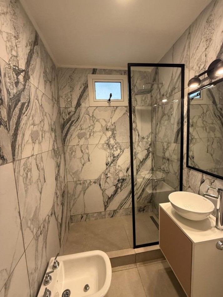 Tres ambientes con cochera, vista al mar. Mar del Plata