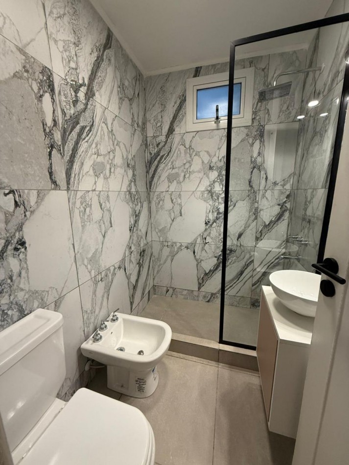 Tres ambientes con cochera, vista al mar. Mar del Plata