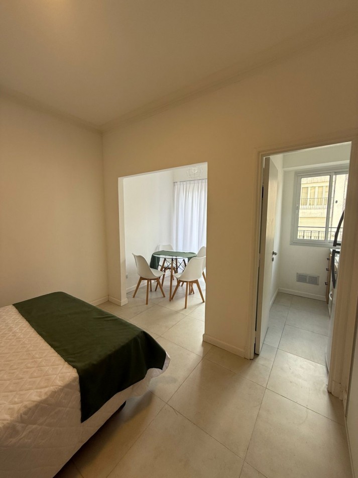 Departamento un ambiente con balcon. Centro. Mar del Plata.