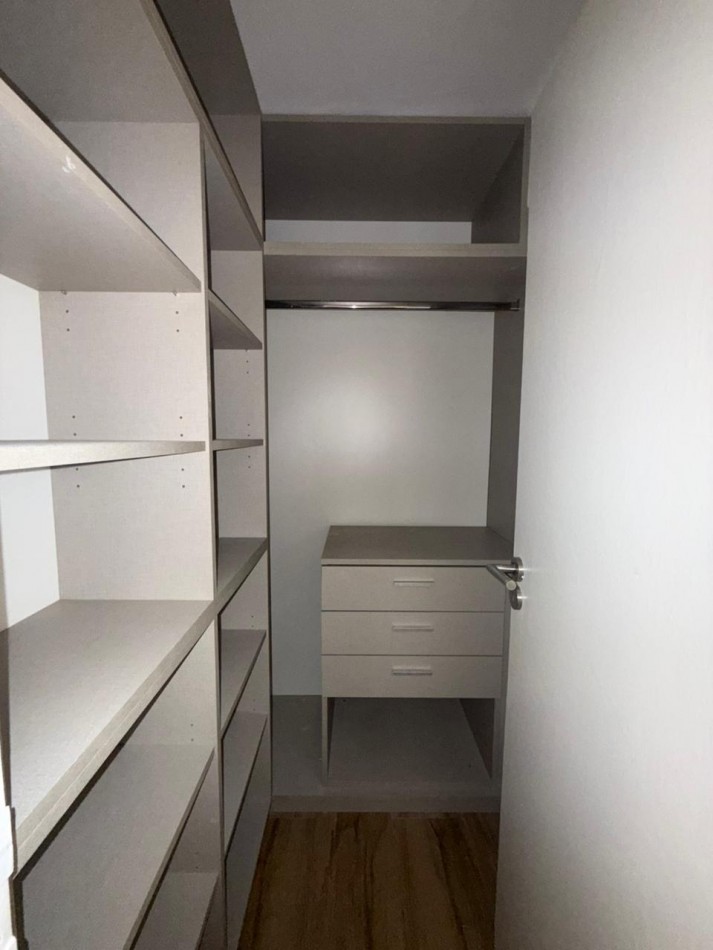 Departamento tipo duplex de 3 ambientes. Centro. Mar del Plata.