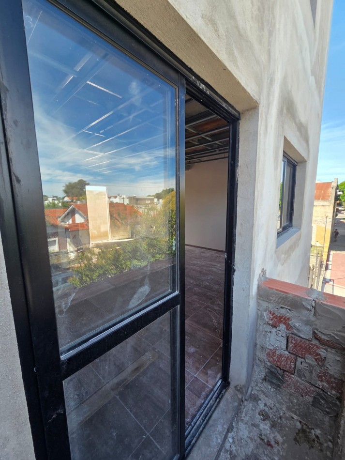 Duplex de 3 ambientes con balcon 