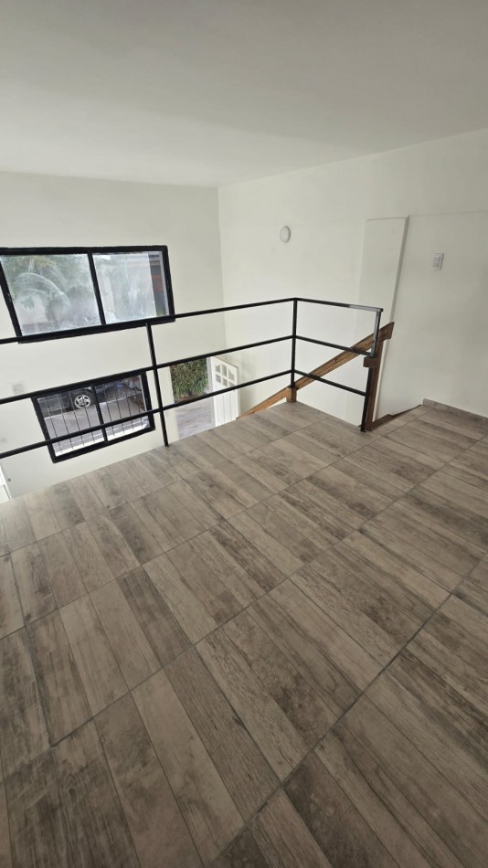 Duplex de 2 ambientes  A la calle en vereda de sol 