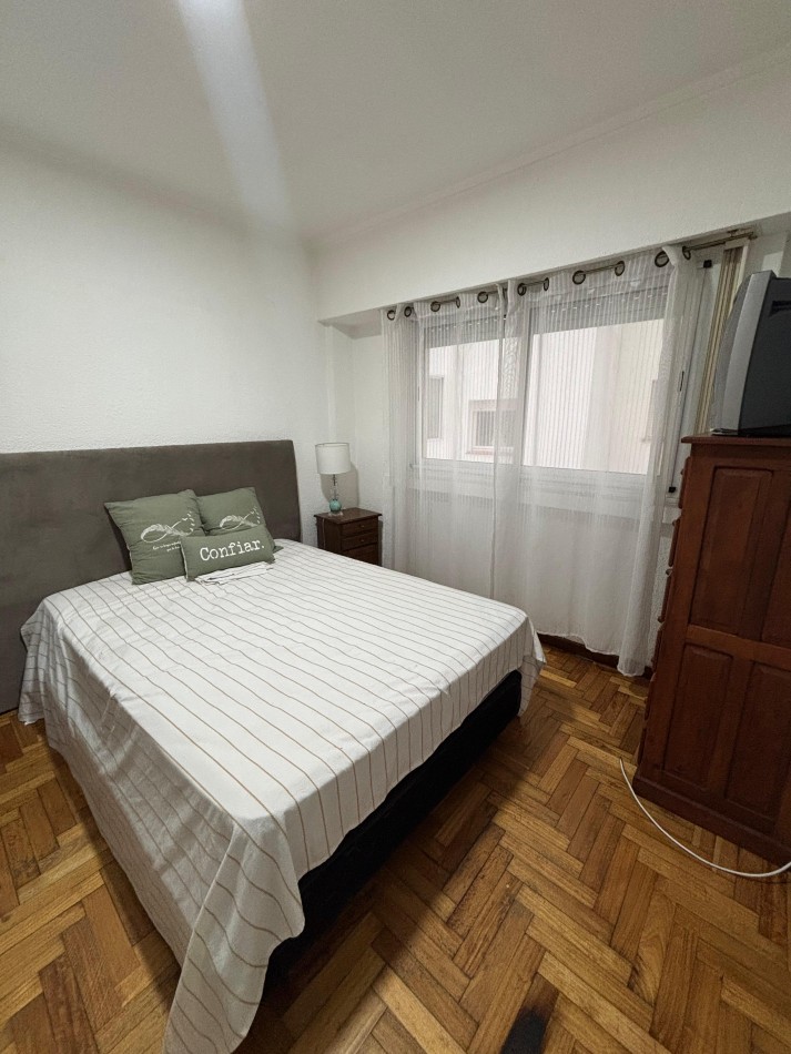 Departamento de 2 ambientes al contrafrente con cochera fija. Mar del Plata.
