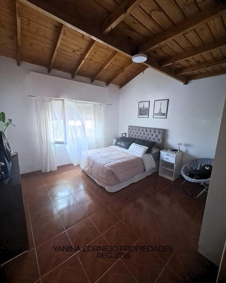 CHALET 5 AMBIENTES CON GARAGE