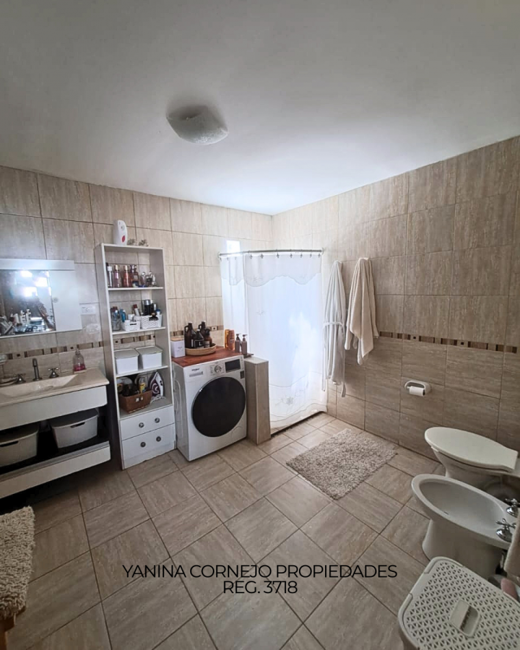 CHALET 5 AMBIENTES CON GARAGE