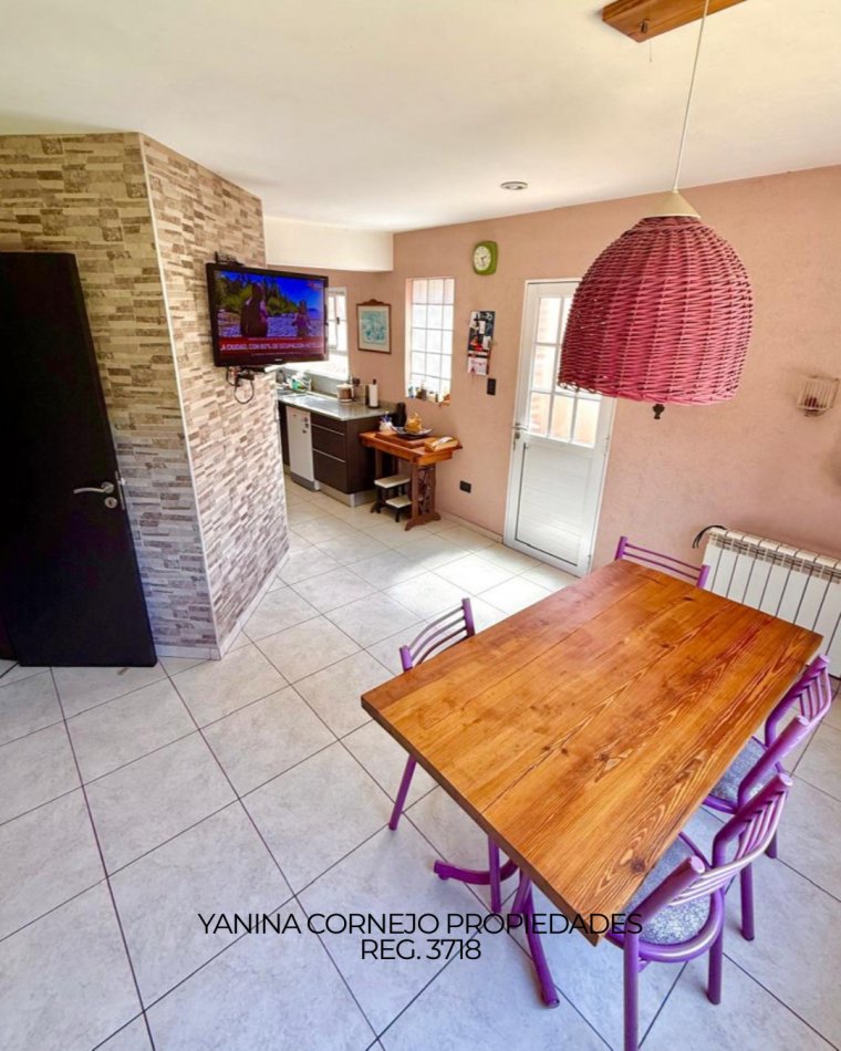 Chalet en Pinos de Anchorena +Depto Monoambiente
