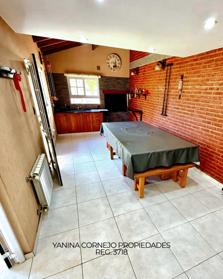 Chalet en Pinos de Anchorena +Depto Monoambiente